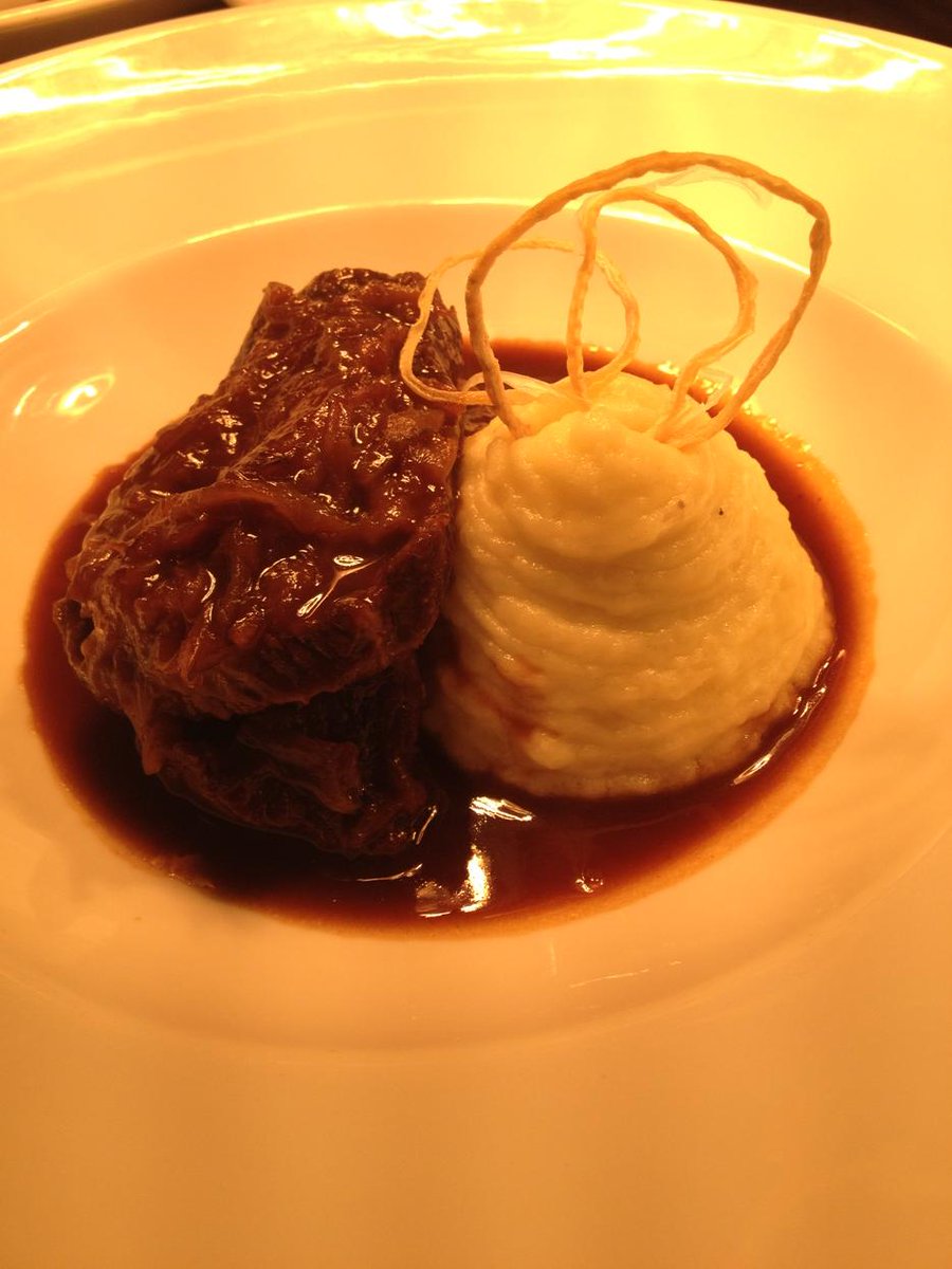 Braised woodlands Jersey beef, @SuthwykAles  Palmerston Folly and onions, mash potato. #winter lunch