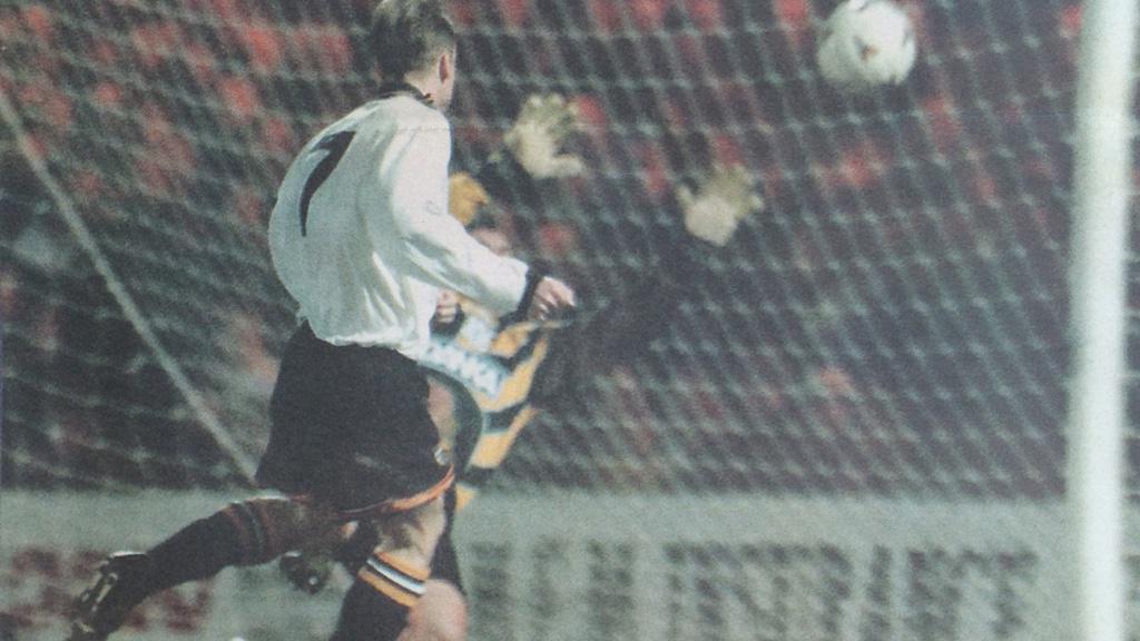 pvfcprogs's tweet photo. #OnThisDay 14/2/96 the clincher as McCarthy slams home from Guppy's cross as #portvale ko #Everton 2-1 #FAC4R #pvfc http://t.co/33nI3pB1Zr