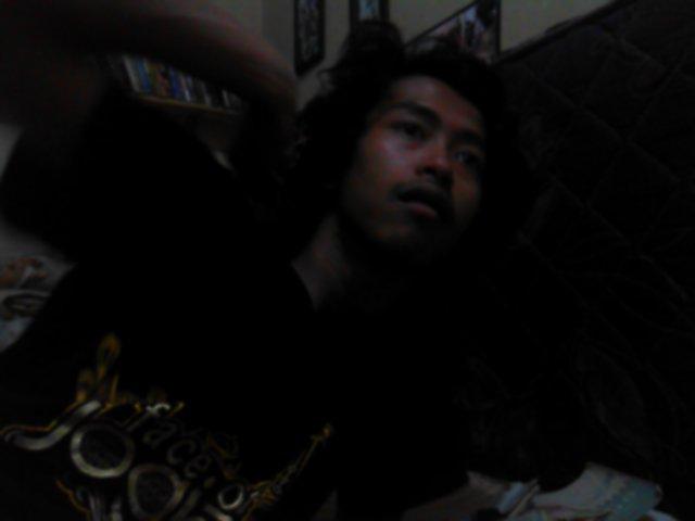 Masih  menunggu orang ini mandi.