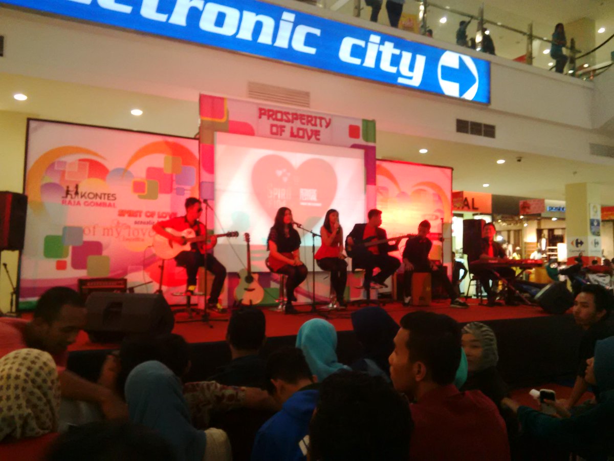 Selamat buat Gaspol sbg juara 1 #Spiritoflove #acoustic #festival <a href="/Artos/">CONTRAST</a> Mall...