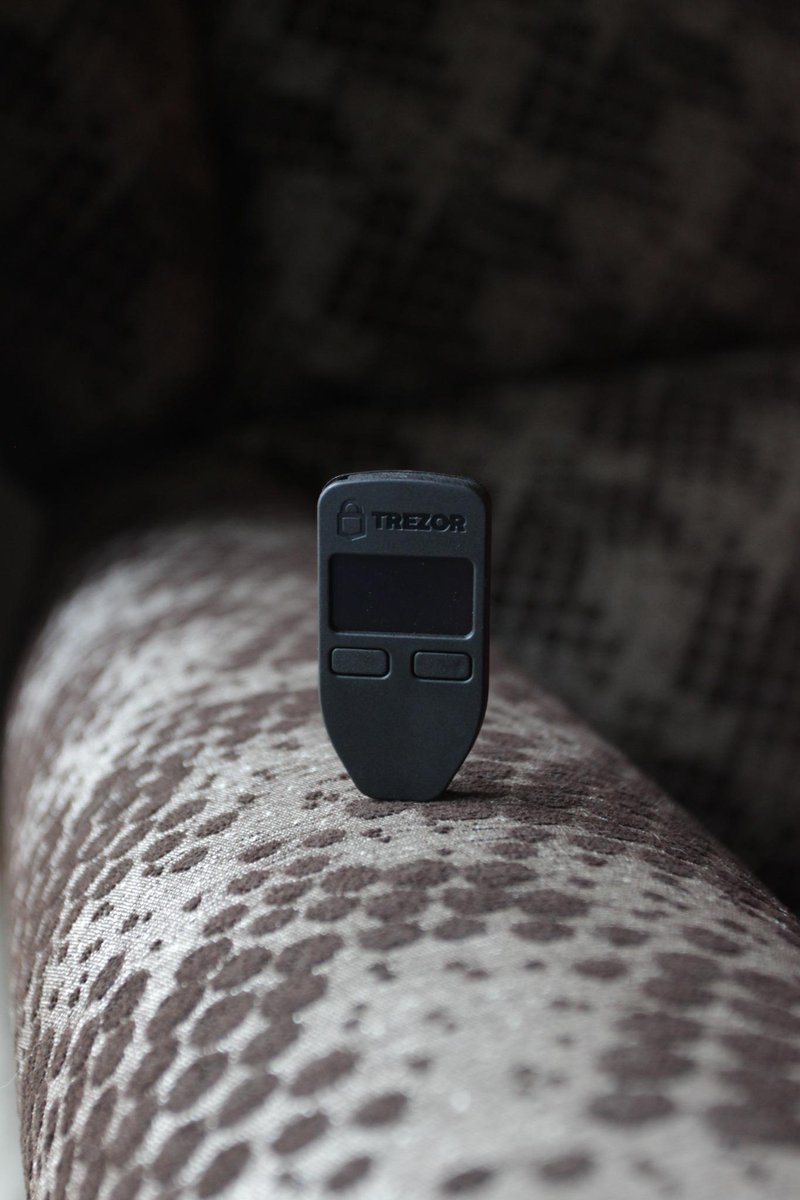 UseLitecoin tweet media