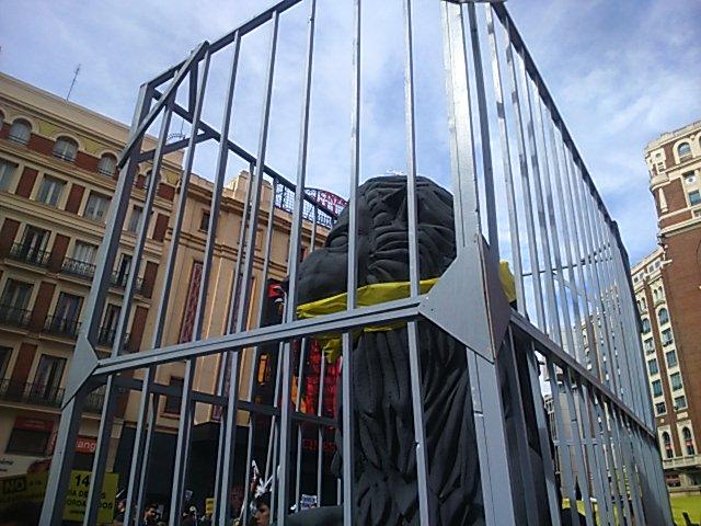 Nosomosdelito's tweet image. El león del Congreso amordazado y encarcelado por querer expresarse libremente.  No hay #Democracia con#Leyesmordaza