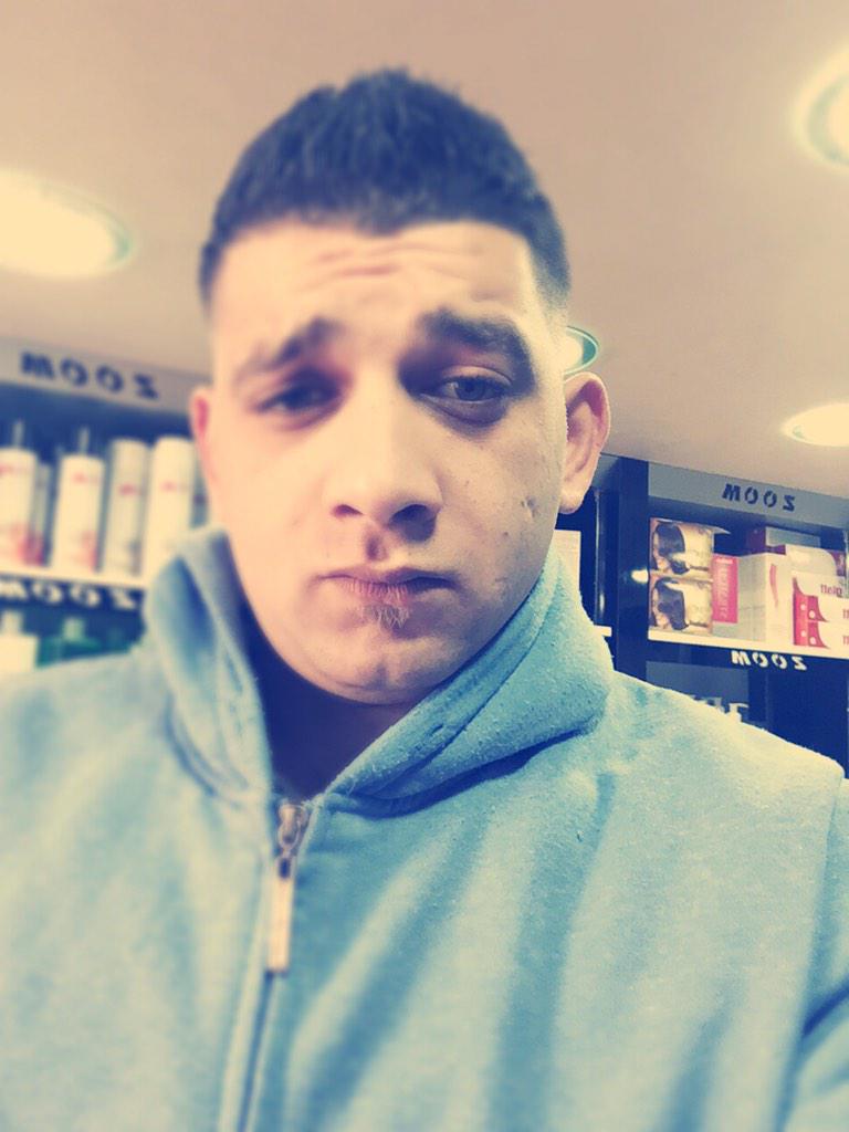 ShawarBasil's tweet image. 😞