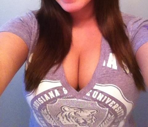 BayouBoobs's tweet photo. Good morning. #LSUboobs http://t.co/MgaNn83X