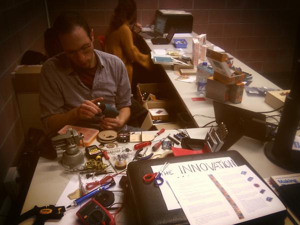 costantino's tweet image. #Officinearduino al lavoro a Modena #makers #arduino