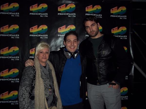 radiomorilesfm's tweet photo. @RadioMaribel y #DiegoCampos con @ISAACLEONMC en Mallorca :) http://t.co/DCluYnza