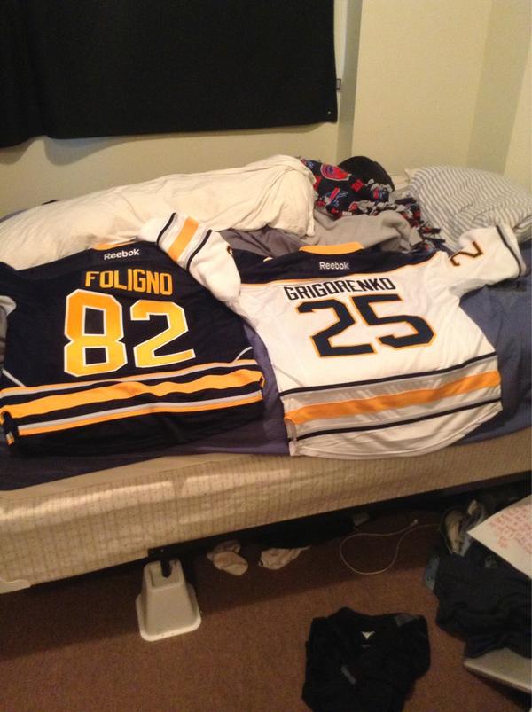 Wisch24's tweet image. Literally the best girlfriend in the world #2jerseys! I love you!

@Keelay_Murph