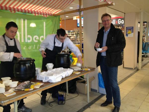 Ook wethouder Kromdijk komt onze heerlijke erwtensoep proeven! #ditiswatikwil #opendagen25&amp;26jan