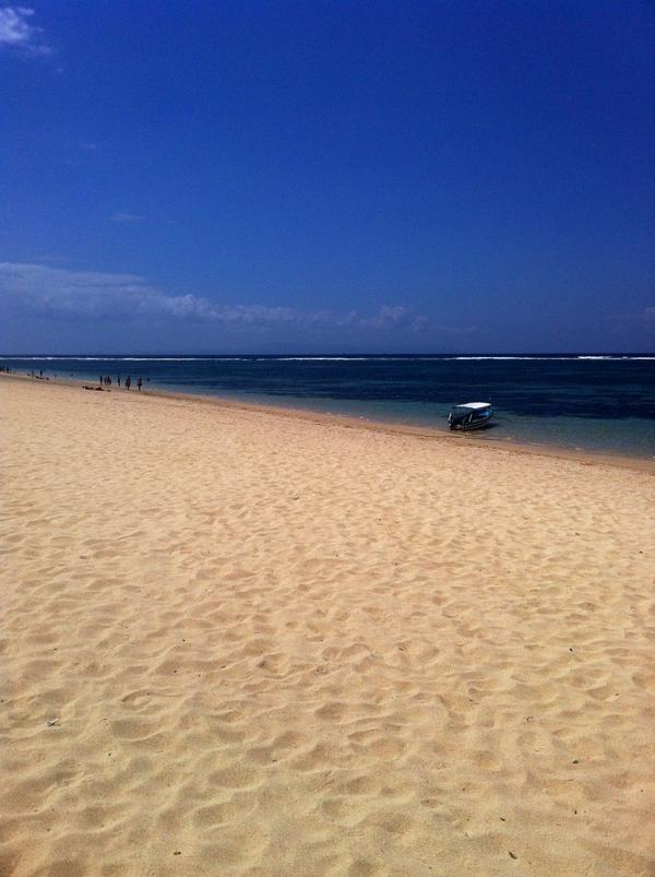 fedemorini's tweet photo. Missing summer days!!! #Bali http://t.co/WtcblzdM