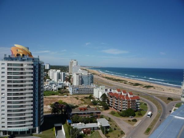 AmarrasInm's tweet photo. BRAVA. Penthouse 2 dorm,2 baños,1
suite.Piscina,solarium, hidromasajes, sauna.Feb: usd 7000. 1ª usd: 4200. 2ª usd 4000 http://t.co/DNwv7628