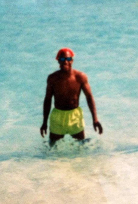 This is me n the Bahamas. Another #THROWBACKTHURSDAYS gem. http://t.co/uKOYdcGu<a href="/tag/throwbackthursdays"class="tags">#THROWBACKTHURSDAYS</a>