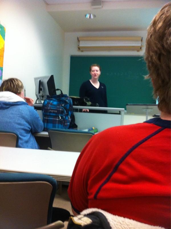 CoryBrenwalt's tweet photo. Seeing @Curly_Compton trying to log onto blackboard in class and failing is hilarious lol http://t.co/2R0IEIcm