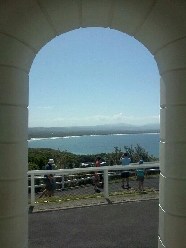 Facking BALTIC!!! In bed with a runny nose resembling an icecube and Brian sends me this #byron bay lighthouse #hatred