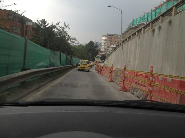jaespinelr's tweet photo. No dijeron que iban a abrir completamente la circunvalar antes de terminarl el 2012 @mobocol @Bogota_DC @petrogustavo http://t.co/GwpUgelj
