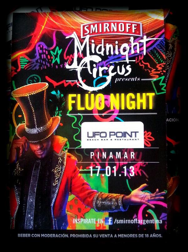 UFOPOINTOK's tweet photo. Esta noche fiesta fluo con nuestros amigos de smirnoff. Los esperamos. http://t.co/GJMhUQWV