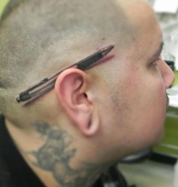 YordiRosado's tweet photo. ¿Notan algo raro en ese bolígrafo? =) http://t.co/6TJg6USw