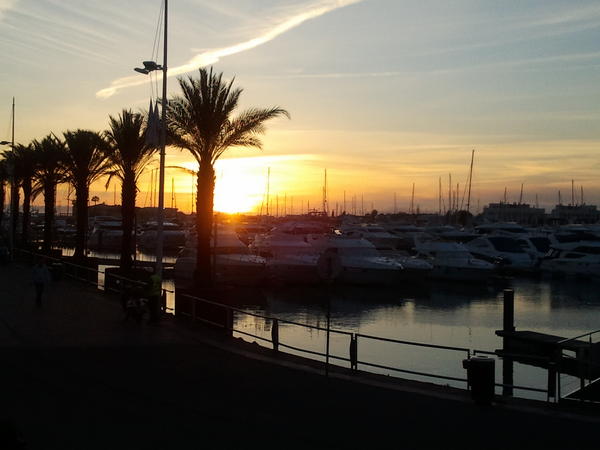 spiritofthespey's tweet photo. Sunset over #Vilamora marina following another warm #Algarve day Bit different I think from lovely snowy @VisitCairngrm http://t.co/3rz8c5TK