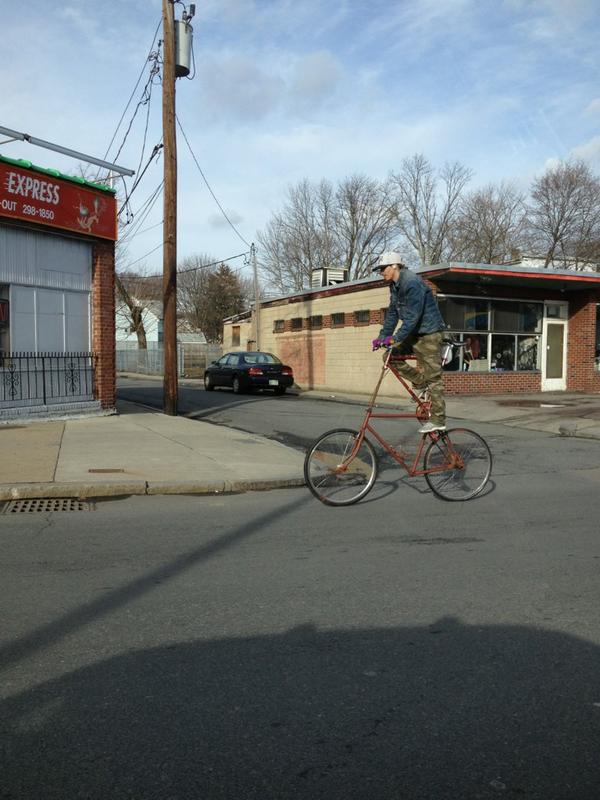 BreenJennings's tweet photo. Giant bike have finally made it to Boston! #hipsters http://t.co/AKGHCQMj