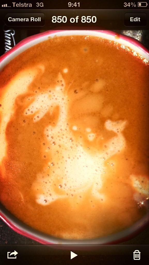 calcorn_88's tweet photo. Coffee Dragon #accidentalcoffeeart http://t.co/QO9WLpNy