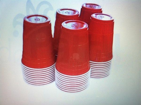 DePartyWinkel's tweet photo. #Redcups bestel je bij Partywinkel.nl Red Cups hebben wij altijd op voorraad. Voor 18.00 besteld, morgen in huis. http://t.co/4xblIeYh
