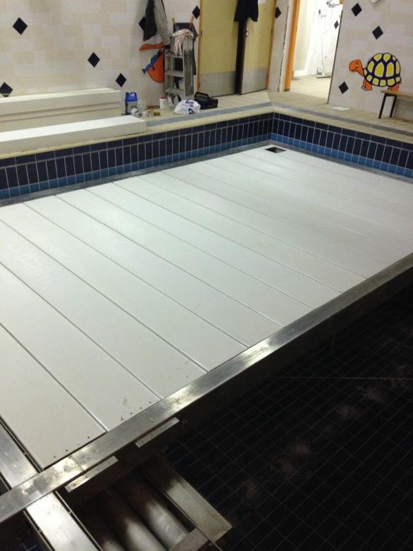 PoolLogisticsNL's tweet image. Eerste vak met nieuwe vloerdelen vol,
Nog drie valen te gaan.