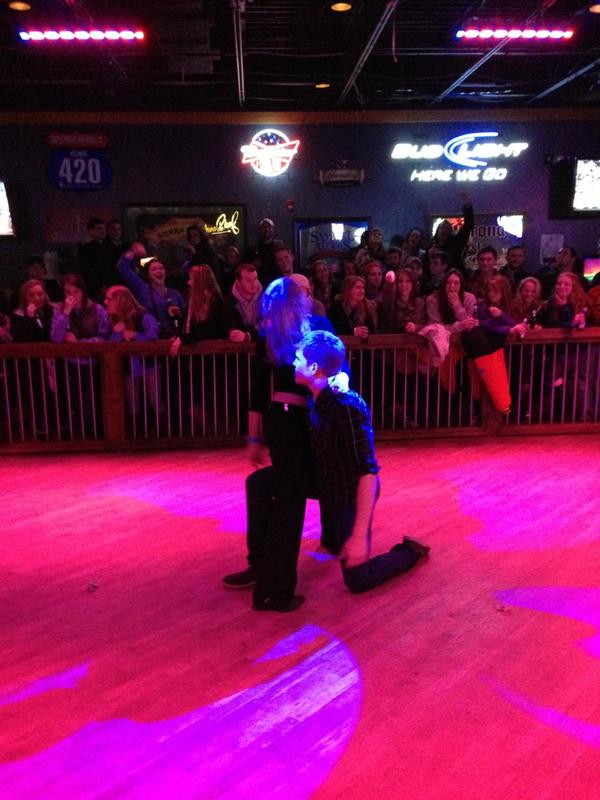 ricklindeman's tweet photo. “@alemorp: The best entertainment @whitneyhaworth @M_Sheltone @ricklindeman #holt” http://t.co/nraISSFD