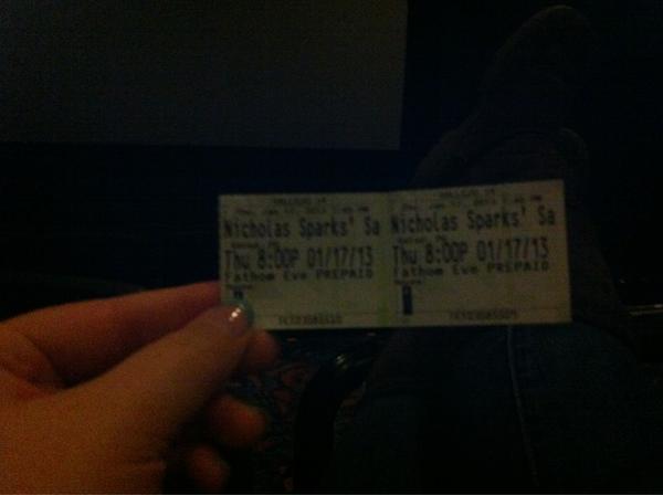 AmandaPerino's tweet photo. Can't wait for a night with safe haven to start! @SparksNicholas @juliannehough @drea_perino84 http://t.co/jzOPJYkk