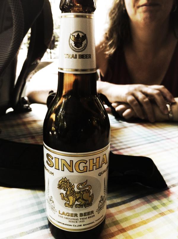simmysarcade's tweet photo. Singha on Th Khao San http://t.co/H2K5rf6O
