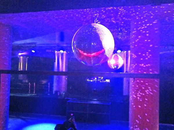 Tiger_Lilllly's tweet photo. Fw 2013 After Show Party http://t.co/5rA8i71W