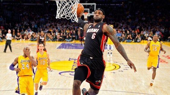 BA3idS4CUAE0gE7.jpg:large