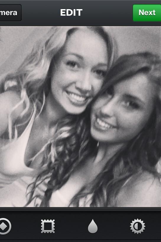 KirstenSbadgley's tweet image. #TweetAPictureThatDecribesYourFriendship @CheyenneBotham we love each other #almostalways