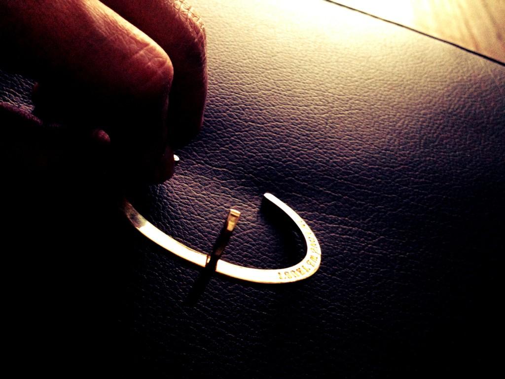 nickylee1126's tweet photo. Hahaha Lovin' the new bling!!! Thanks V~~^^ #3vo7 @VanNessVanWu http://t.co/Ezwtcye2