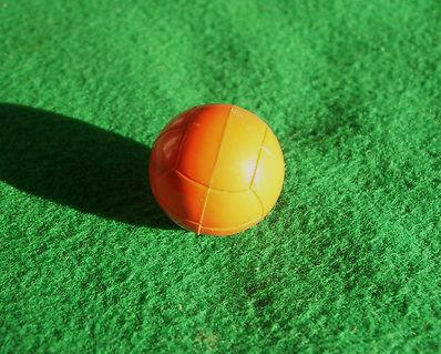 TabletopLegends's tweet image. As Britain gets blanketed in snow, only one thing can save football - the orange ball! #subbuteo