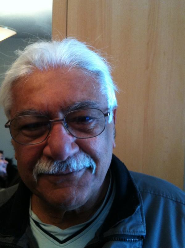 NazleenHunjan's tweet photo. @Schofe my dad had the same hair as you 😜 #snow http://t.co/mHIQOJXG