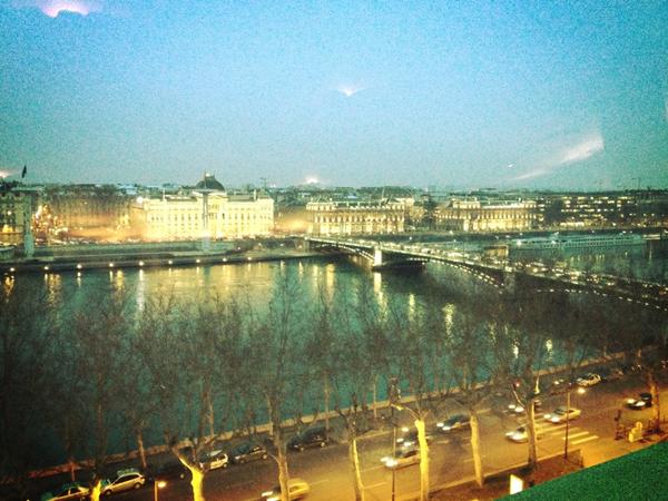 Michael Youn tweet media