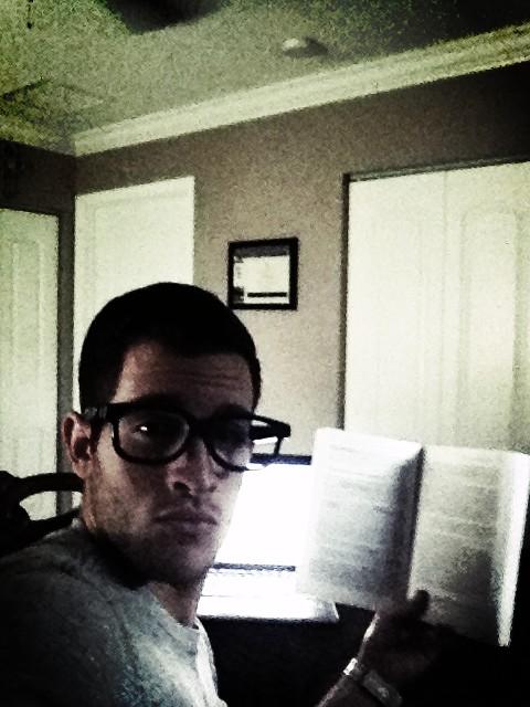 alexdezfilms's tweet photo. Feliz viernes y saludos a todos!!!! #studying #estudiando #Future #Degree #alexfanfam http://t.co/1N3U6eGG