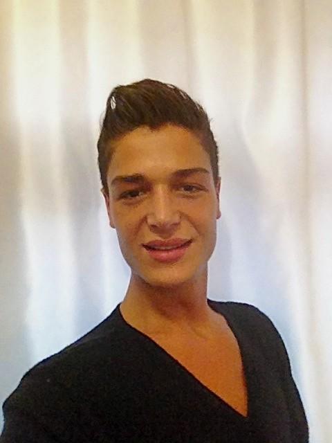 wertyumi's tweet photo. Yeni burnum nasıl arkadaslar :)) http://t.co/AxrfrRIi