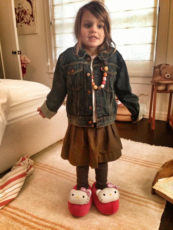leannecitrone's tweet photo. #FollowFriday Willow’s Twitter account. @wwww, do it, do it! http://t.co/YTdFPuWt