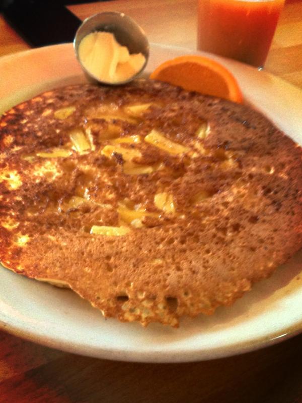 craigwstaley's tweet image. Great start to a sunny San Diego day.  Upside down pineapple pancakes.  #gotmilk #delmarproblems