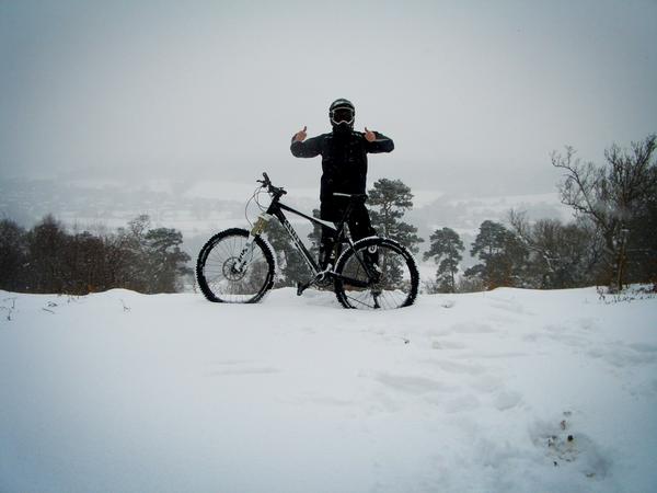 al_baby_92's tweet photo. @gee_atherton @Dan_Atherton @rachelatherton @SluggerBeaumont  this has got to deserve a RT http://t.co/eiIk6UYC