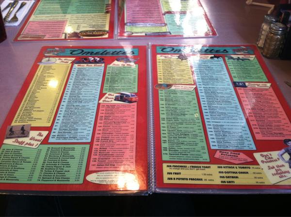 John_Scalera's tweet image. Seriously there are 220 different omelet combinations @StarboundStan where did u bring us? #longbranch #diner  #2many