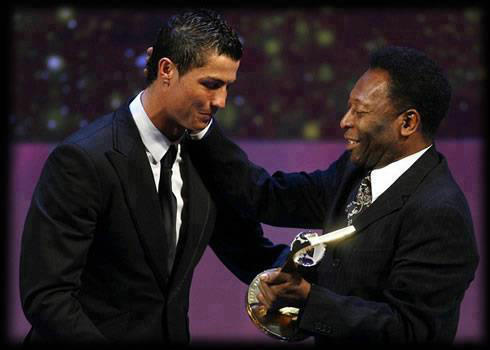 adrianaveiro7's tweet photo. @Cristiano es el mejor de todos los tiempos nadie hara la magia que haces con el balón eres mi DIOS http://t.co/RLFL7FnH