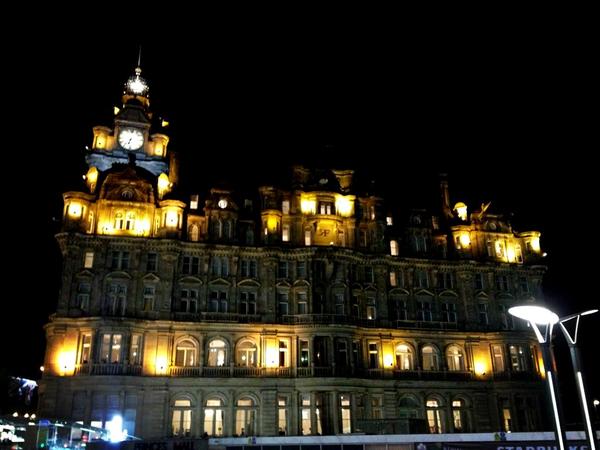 Our Grande Dame is looking majestic this evening from Waverley Bridge. #Edinburgh
