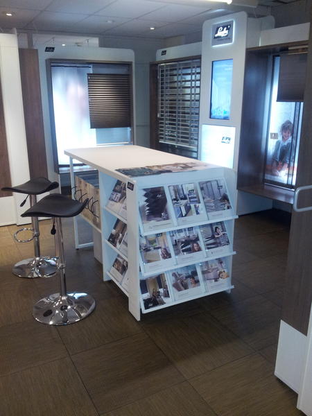 Nieuwe vloer van woven #pvc van #tfd onder de #luxaflex inspirationshop in onze winkel. Veel aanbiedingen! Profiteer nu
