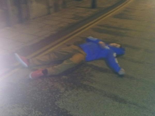 @KieereGreen Wee power nap after a big night pal..? #5am #mortal