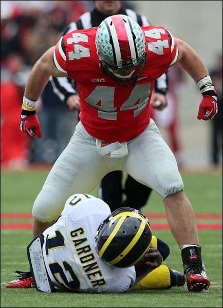 boobsosu's tweet photo. Everyone make sure u are following the man that made the best OSU v UM pic possible @ZBoren44 #boobsOSU RT! http://t.co/gT0BwuUp