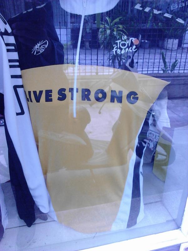 Jersey Team Livestrong 2013! grab it only 65 k, short sleeve :)