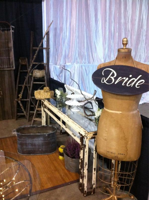 MyPerfectEvents's tweet image. #perfectevents #bridalshow #vintageproprentals #medfordoregon
