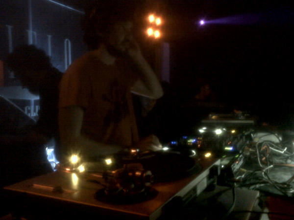 BahnDerBeats's tweet photo. THE CLOVER djset spaccatutto http://t.co/VrkWYPaT