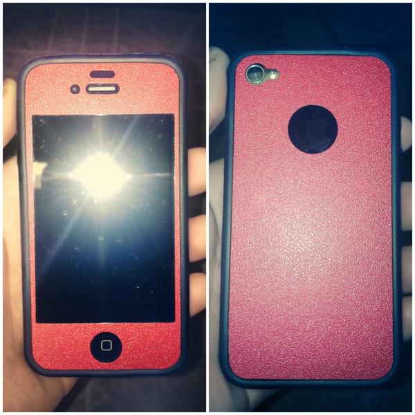 cancerbaby831's tweet image. Finally got to turn my phone red! 😃📱🔴 #rediphone #screensaver #bumper